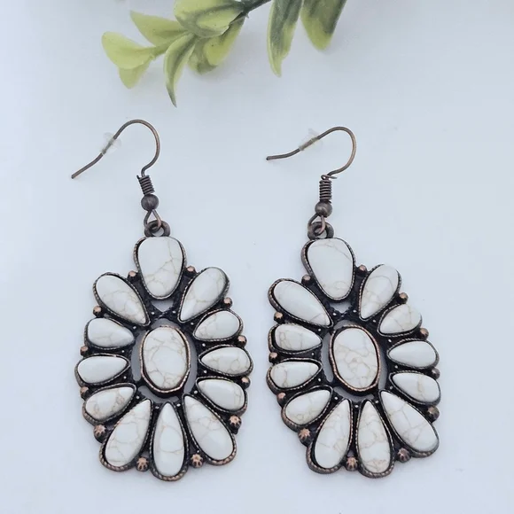 Western Squash Blossom Ivory & Copper Earrings - Picture 4 of 4